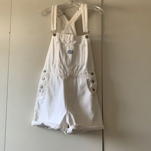 Levi’s White Overall Shorts Size Small
